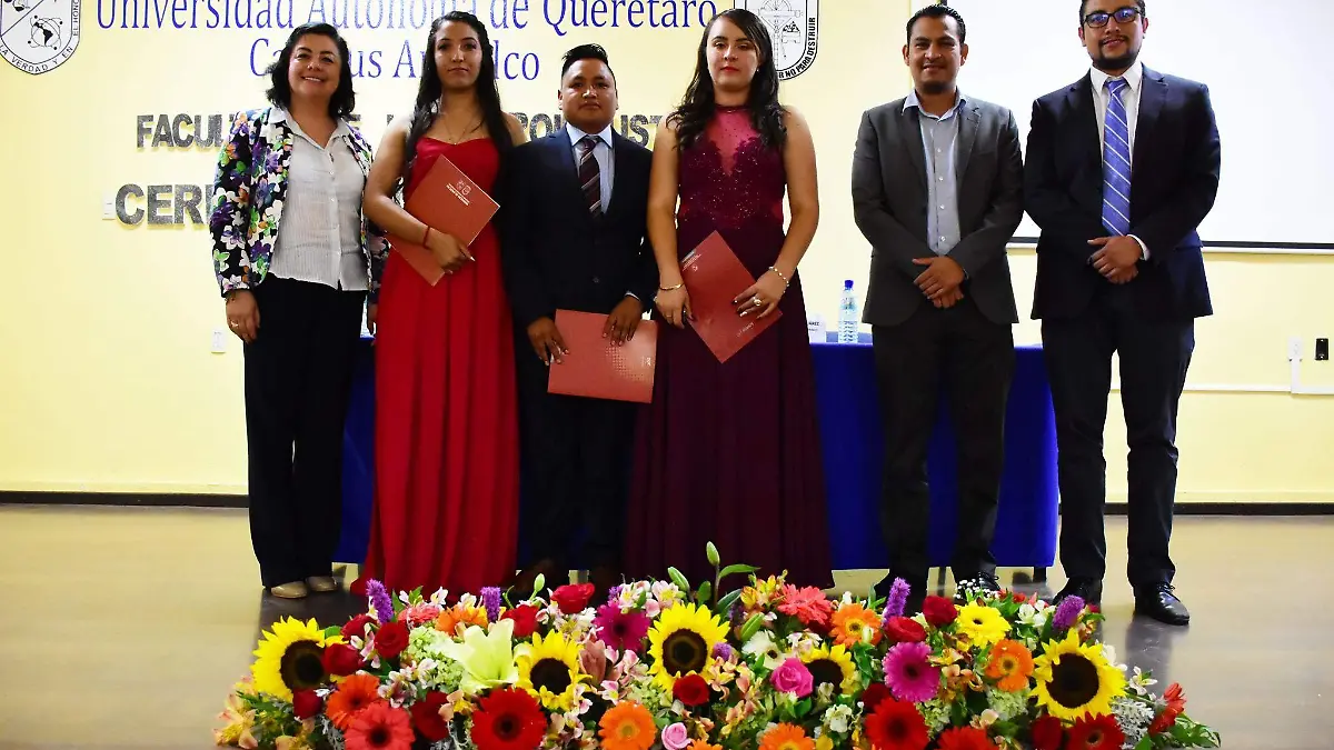 Nuevos Ingenieros Agroindustriales amealcenses.  foto Cortesía.